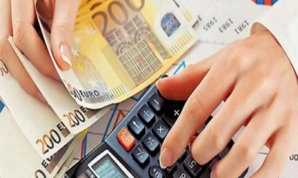 Χατζηδάκης: Τέλη Οκτωβρίου τα αναδρομικά–Έρχονται μπόνους για τους νέους εργαζόμενους